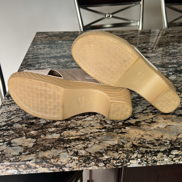 Dansko Miri leather tan Sandals - Picture 5 of 5